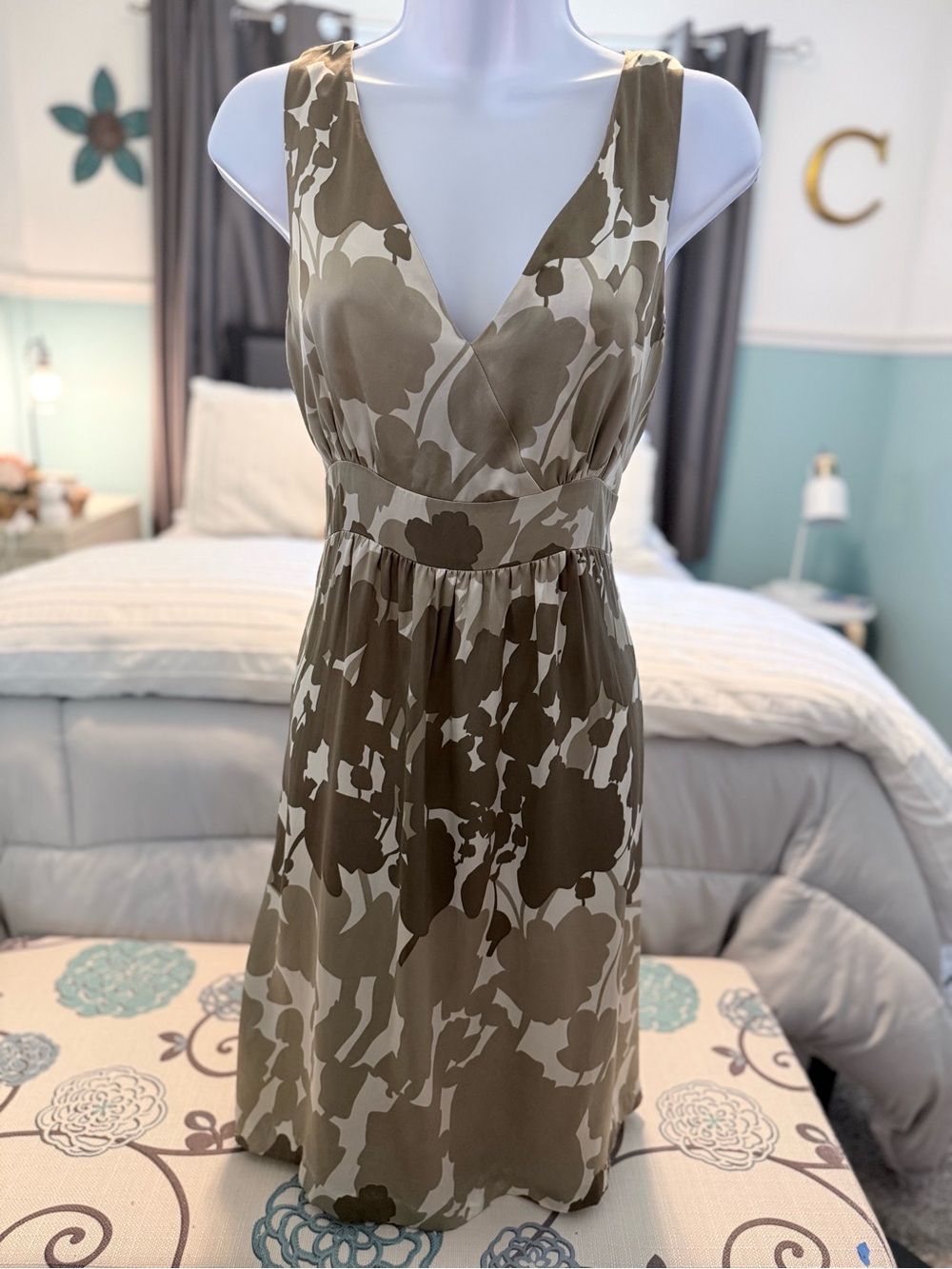 mac & jac 100% Silk Olive and Cream Floral Midi Dress